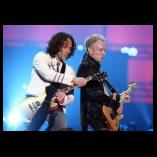 Phil Collen versus Vivian Campbell