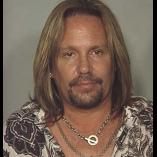 Vince Neil bag tremmer