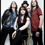 Halestorm signer med Roadrunner