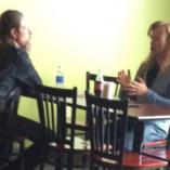 Dave Mustaine og Lamb Of Gods Chris Adler på cafebesøg. En af flere tegn på at de to var ved at starte et samarbejde